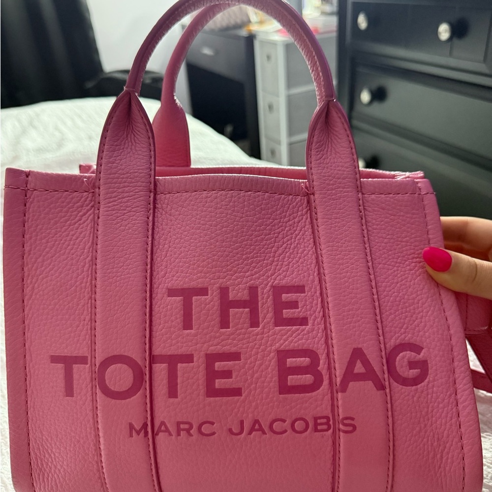 Marc Jacobs The Tote Bag in Pink